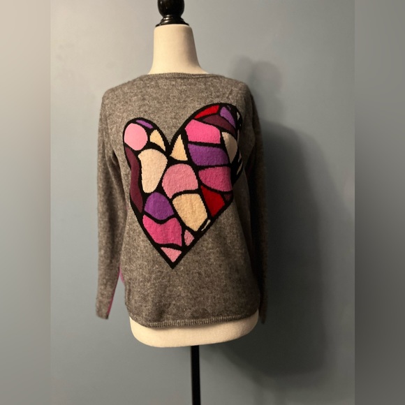 Wool/Cashmere Sweater w/ a Big Heart - Picture 4 of 12